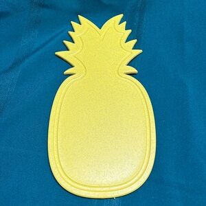 Pineapple cutting board